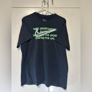 Nike Sportwear Black Designed For Sport T-Shirt Short Sleeve AV9990-010 Men's L